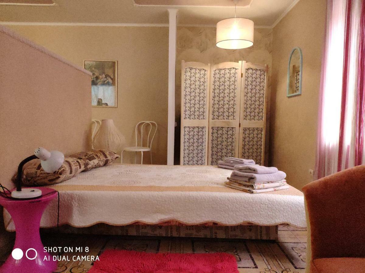 Apartments Domovik Latorichnaya,3 Mukačevo Esterno foto